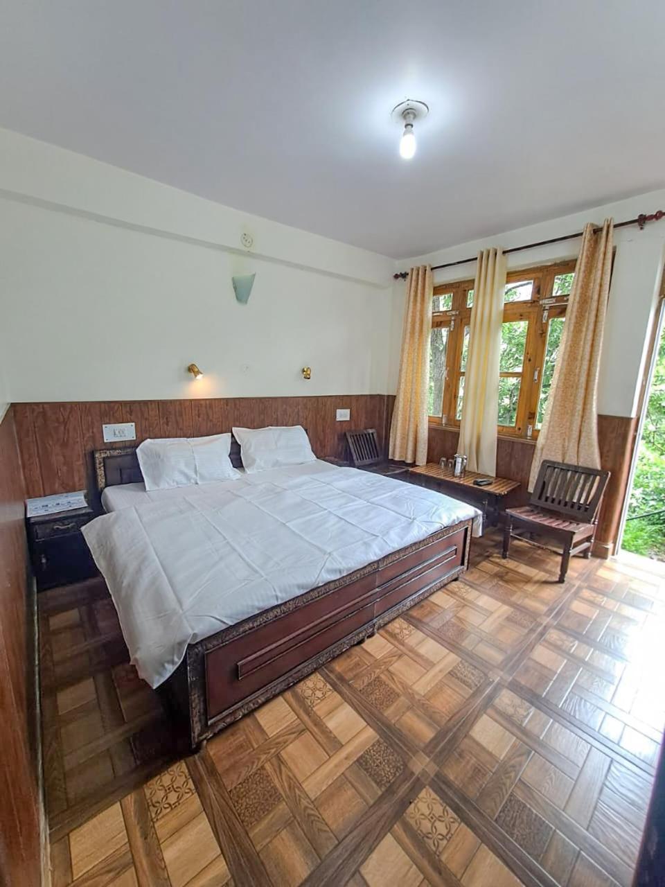 Hotel Gyespa Kyelang ภายนอก รูปภาพ