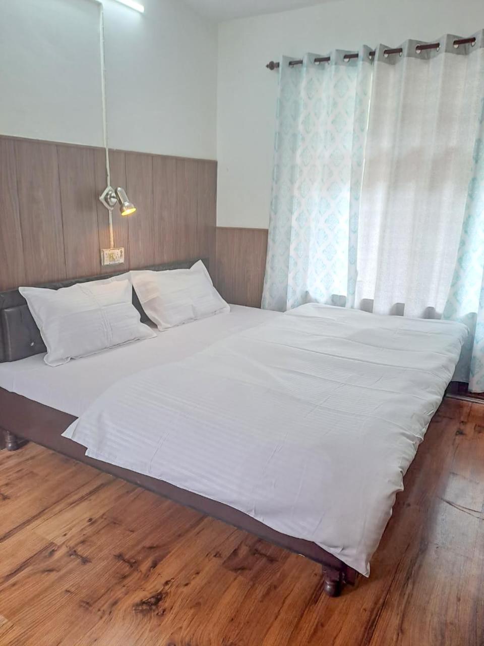 Hotel Gyespa Kyelang ภายนอก รูปภาพ